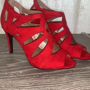 Style & Co. Red Cutout Heels with a zipper in the back Sz 7.5
